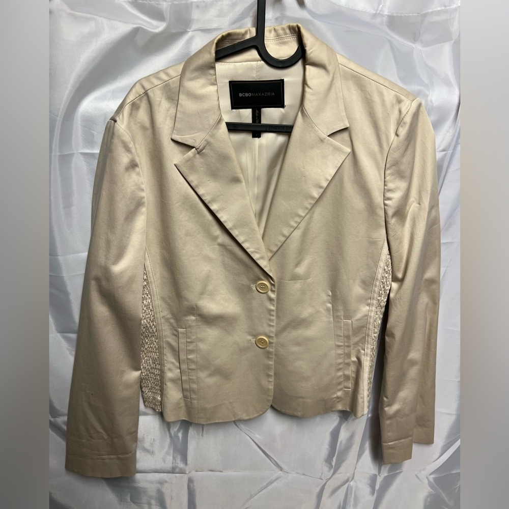 BCBG Maxazria used once size L fine cotton isolated jacket
